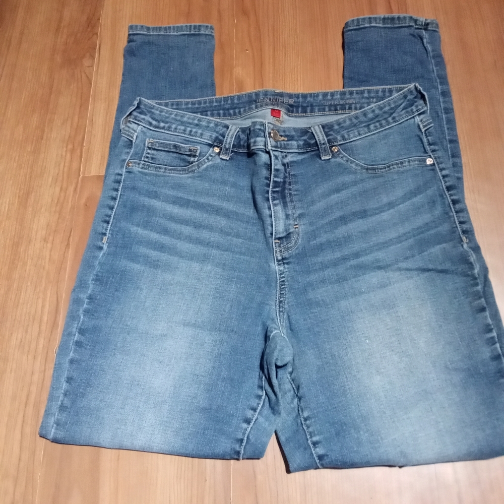 EUC "Jennifer Lopez" distressed super skinny jeans